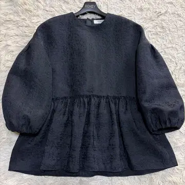 NEMIKA 네미카 자카드 개더 볼륨 블라우스 네이비