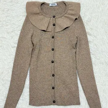 새상품급 모스키노 프릴 칼라 리브 니트 가디건 장식 버튼
