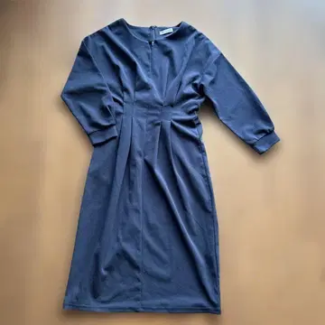AFTERNOON TEA 네이비 무릎 기장 원피스