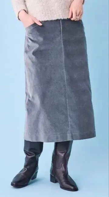 언타이틀 앞 포켓 부착 스커트