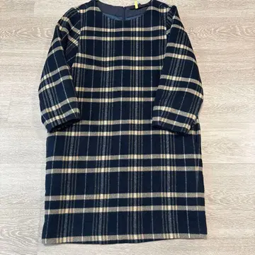 KBF 원피스 네이비 베이지 체크 무늬