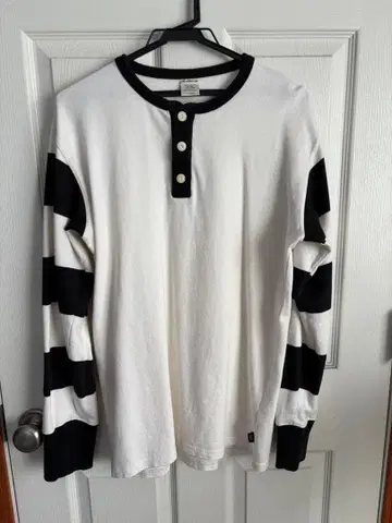 THE HIGHEST END 티셔츠