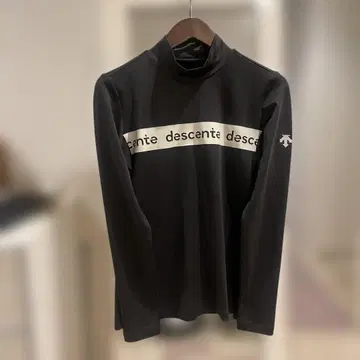 데상트 골프 긴팔 티셔츠 M 사이즈