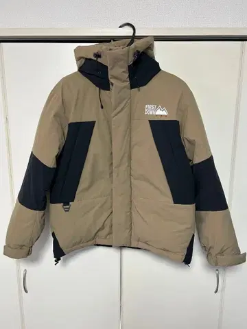 FIRST DOWN FREAK'S STORE 별주 패널 숏 다운