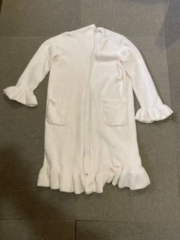 젤라또피케 프릴 달린 핑크 가디건 원사이즈