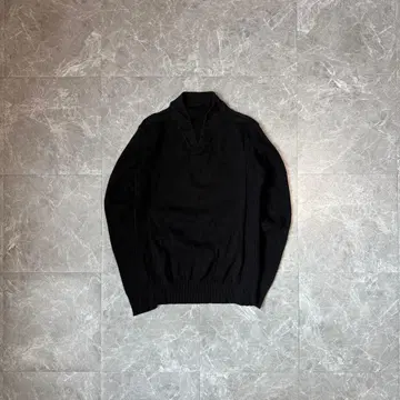 블랙 V넥 니트 절개 디자인 리브 니트