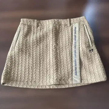 베이지 뜨개질 무늬 스커트