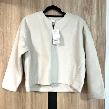 새상품 B:MING 빔즈 컷 샤기 풀오버 M 아이보리