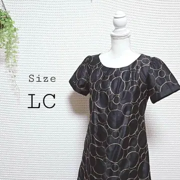 반팔 무릎 기장 원피스 LC 블랙 올 패턴 금 자수