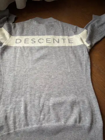 데상트 골프 그레이 니트 L