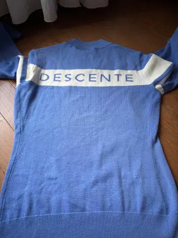 데상트 골프 니트 블루 M