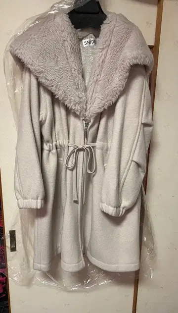 스나이델 SNIDEL 레이디 모즈 코트 아이보리 새상품급 프리 사이즈