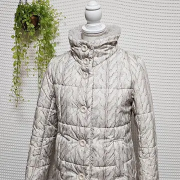 OFUON (38) 하이넥 패딩 자켓 케이블 니트 프린트 화이트