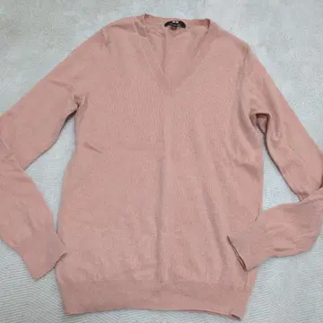 유니클로 L 사이즈 핑크 V넥 긴팔 스웨터 캐시미어