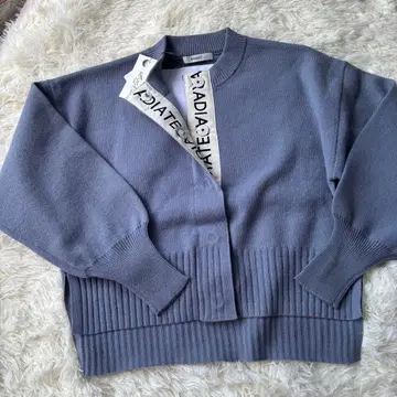 택 포함 새상품 라디에이트 로고 테이프 가디건 야마다야