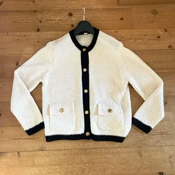 [ 미라 오웬 ] 플랩 포켓 금장 버튼 니트 가디건 새상품급입니다