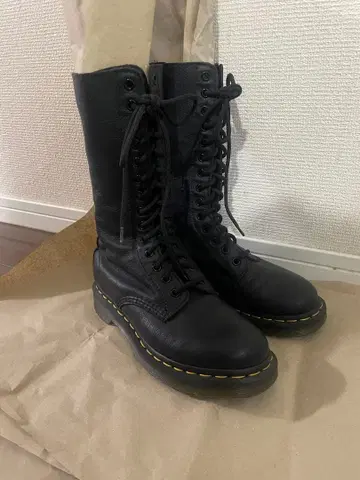 닥터마틴 1B99 14홀 롱 부츠