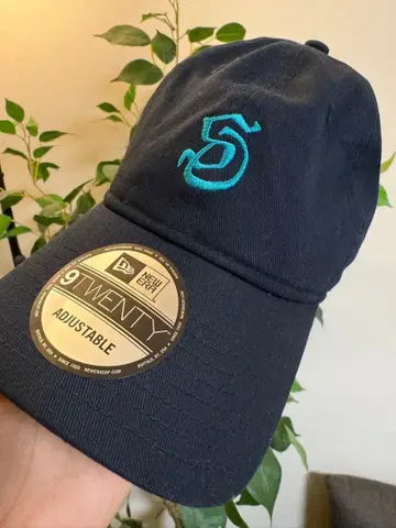 소에르테 캡 네이비 새상품급