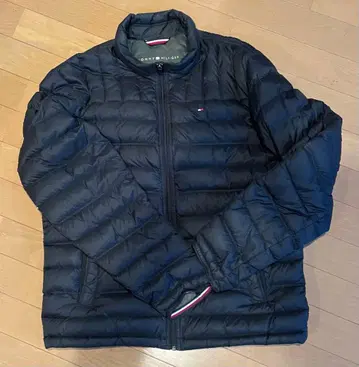 TOMMY HILFIGER 블랙 라이트 다운 자켓