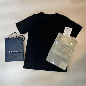 JOHN SMEDLEY 블랙 T셔츠