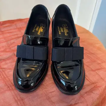 Bellini 블랙 로퍼 리본 중간 힐