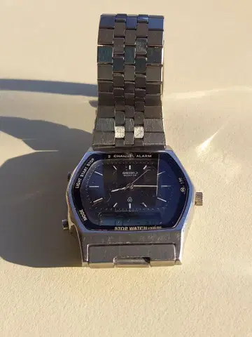 세이코 쿼츠 손목시계 스테인리스 스틸 블랙 다이얼