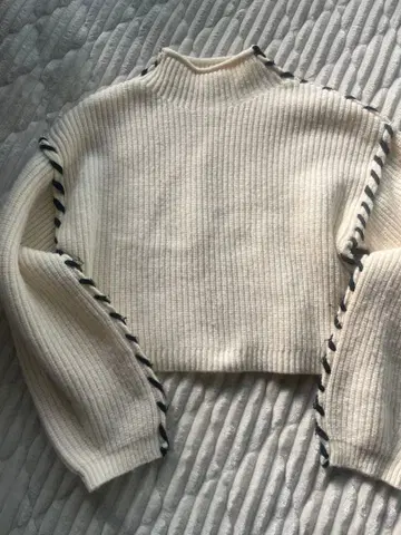 아이보리 리브 크롭 스웨터 인기 매진