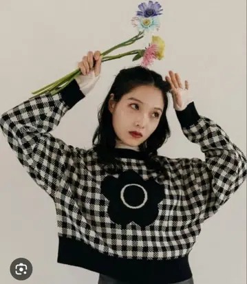 마리콴트 x PUBLUX 체크 니트