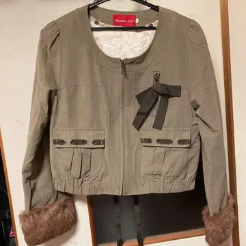 아푸와이저 리셰 상태 좋음 카키 노카라 퍼 자켓