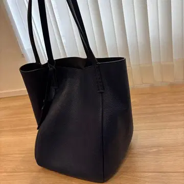 HIROFU 네이비 가죽 버킷형 토트백