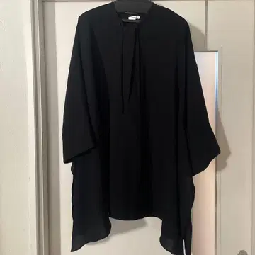 엔폴드 PE 조젯 사이드 벤트 와이드 PULLOVER