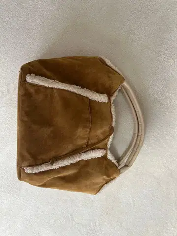 빔즈 스웨이드 퍼 핸드백