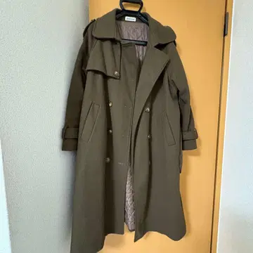 올리브색 더블 브레스트 롱 코트
