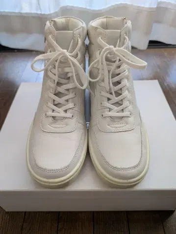 아킬레스 솔보 스니커즈