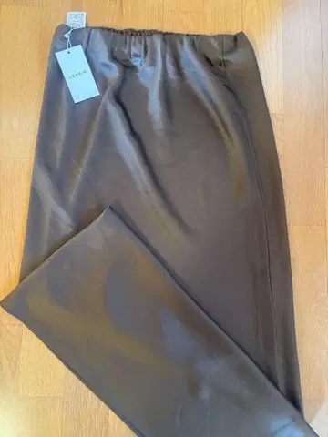 LEPSIM 브라운 스트레치 새틴 스커트