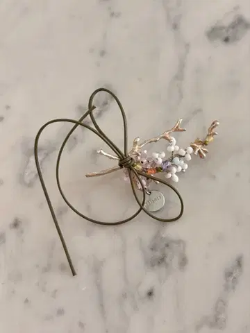 [ 새상품급 ] [ 실소아 cilsoie ] 블랑슈 포니 후크 페일 컬러