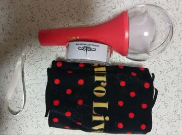 마키 쿠로이와 응원봉과 타월 세트