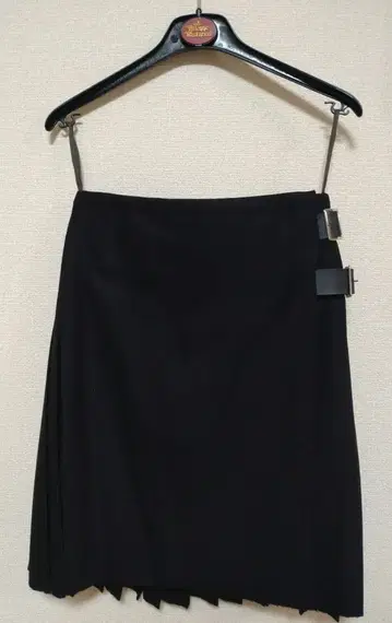 [택 포함 새상품] 비비안 웨스트우드 랩스커트