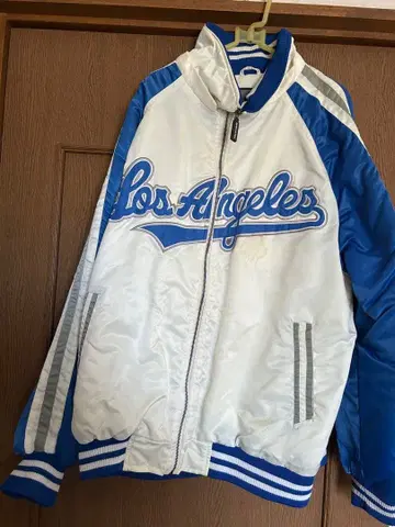 BORN IN HILL 로스앤젤레스 아우터