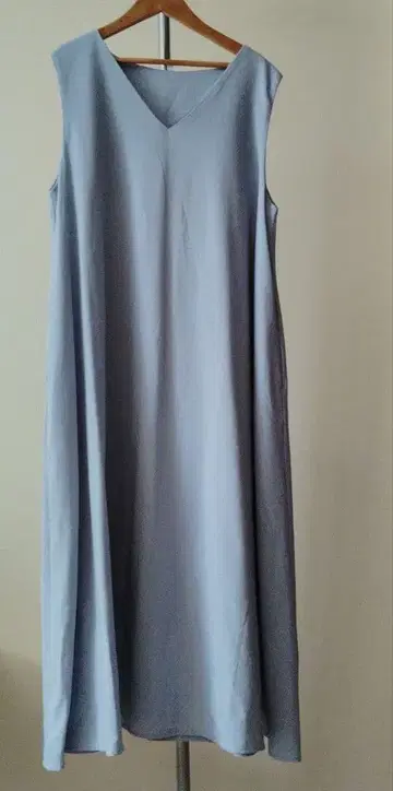라이트 블루 슬리브리스 V넥 원피스 M