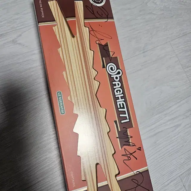 르세라핌 싱글1집 SPAGHETTI 비매 싸인 멘트 to 지운 자국