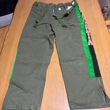 RNA 워크 팬츠 M 사이즈 올리브 그린