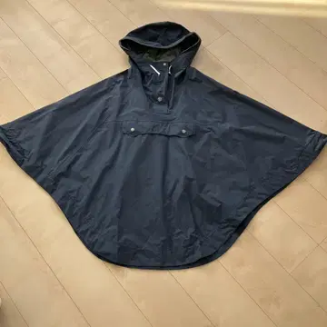 AIGLE 후드 부착 네이비 판초