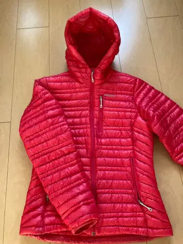 patagonia XS 레드 다운 자켓 후드 부착
