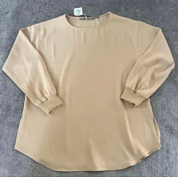 Anna Kerry 베이지 긴팔 셔츠 택 포함 새상품 38 M 사이즈