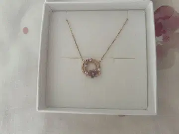 사만다 타바사 골드 원형 펜던트 목걸이