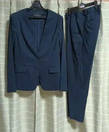 네이비 싱글 버튼 수트 셋업