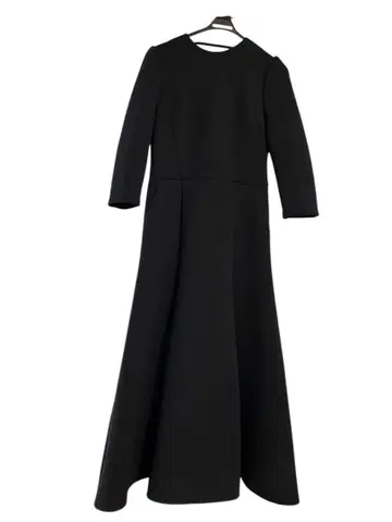 보더 앳 발코니 블랙 A라인 롱 원피스