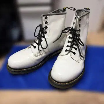 닥터 마틴 마틴 화이트 8홀 부츠