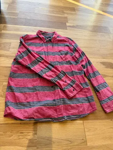 플란넬 셔츠 빨간색과 그레이 스트라이프